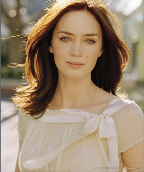 Emily Blunt modèle nu photos