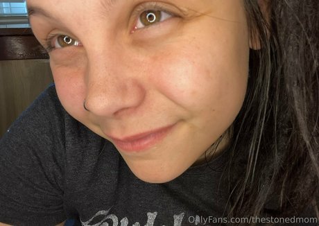 thestonedmom star du porno en haute qualité galerie