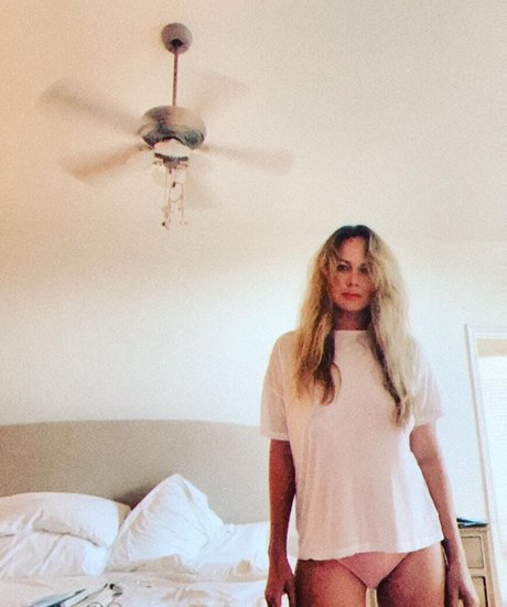 Moon Bloodgood star du porno sexy images