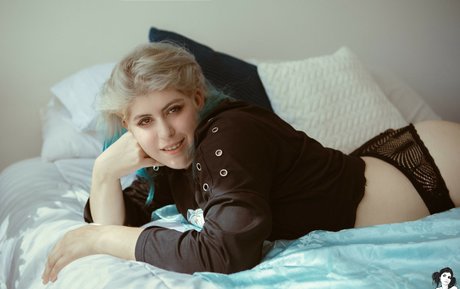 Diablus modèle porno photo