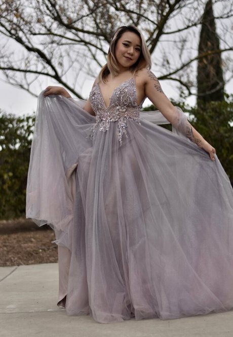 Emi Evans star du porno en haute qualité photos