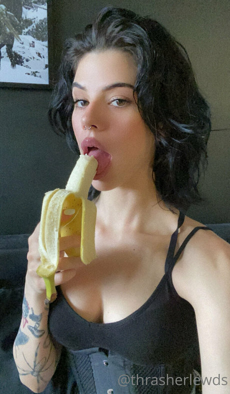 thrasherlewds modèle de haute qualité img