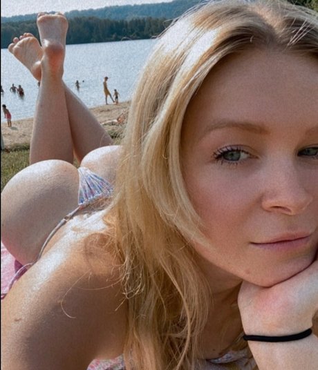 Lucy doll star du porno gratuit galerie