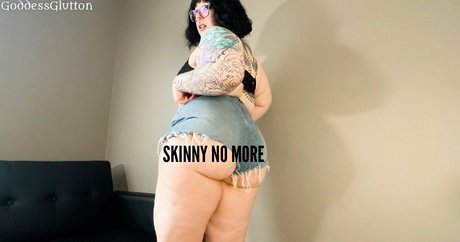 chaton courbé onlyfans nus sexy galerie