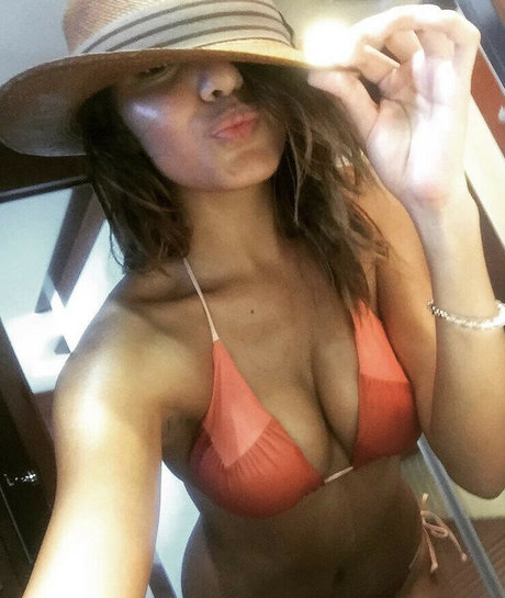 Pamela G Castillo star exclusive photos