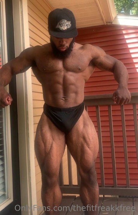 thefitfreakkfree modèle sympa photo