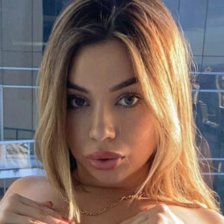 gros seins branlette espagnole onlyfans xxx érotique photos