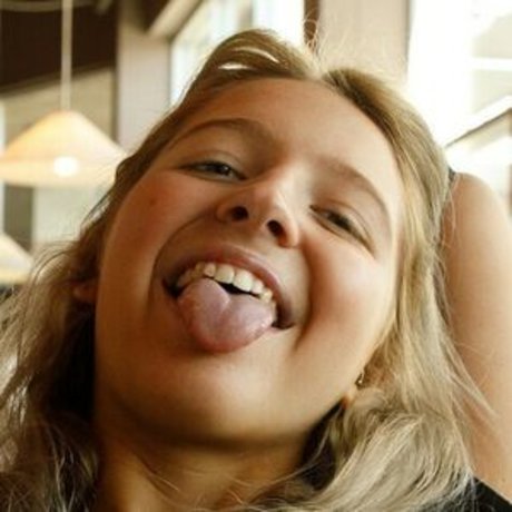 blonde au gros cul onlyfans nus parfaits img