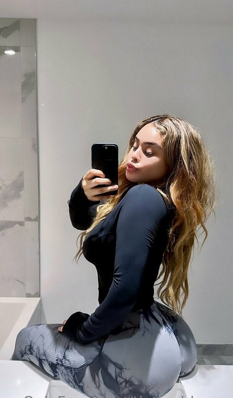 thejenblanco actrice pornographique des photos