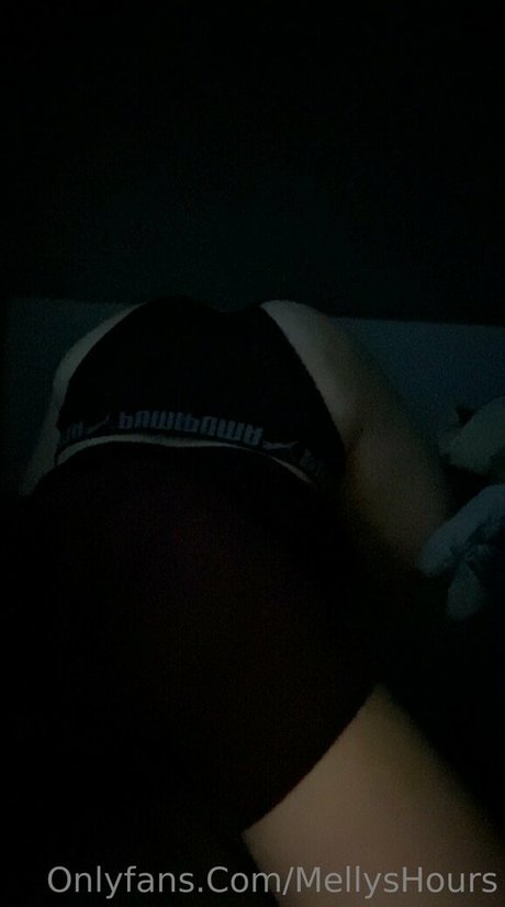 mellyshours modèle sexy galerie