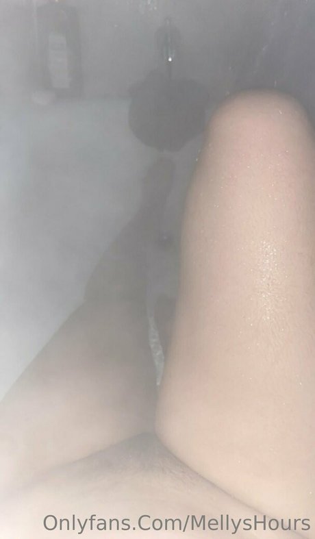 mellyshours actrice de nus images