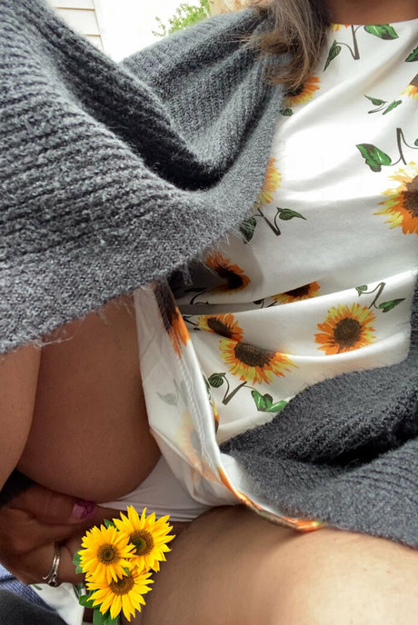 littlelilofree star du porno hd image