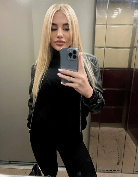 alicedollyua sexe star des photos