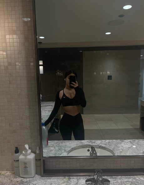 filles emo onlyfans beau haut des photos