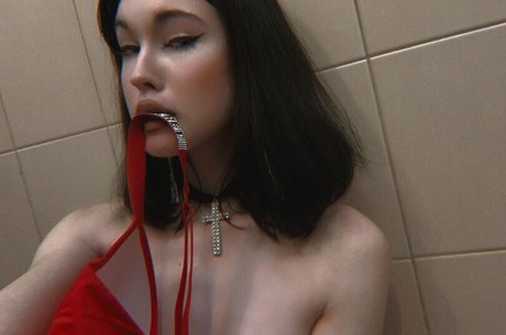 Dezomorfina actrice hd img