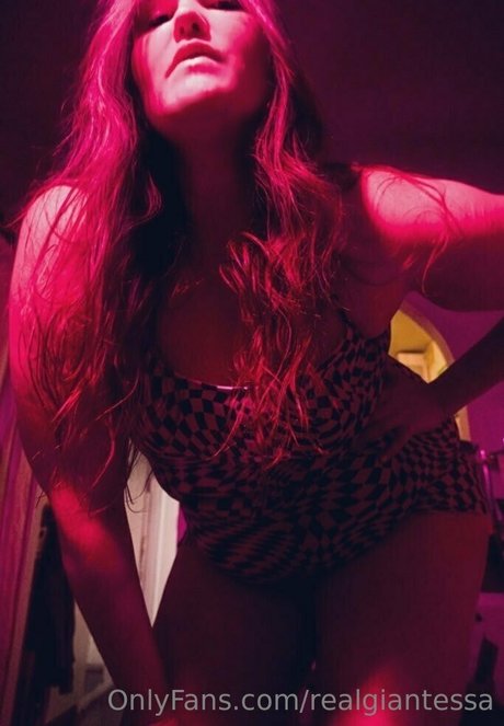 realgiantessa modèles nus image