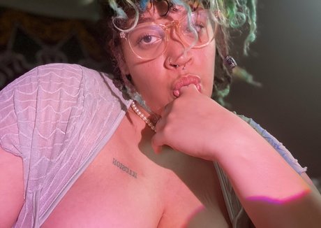 StickyEmpress modèle exclusif archive