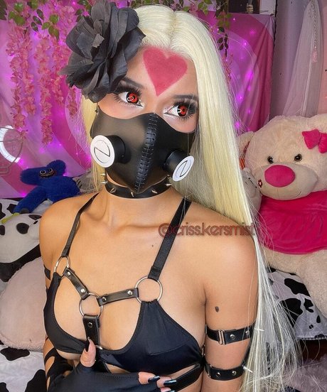 vieille milf onlyfans joli art galerie