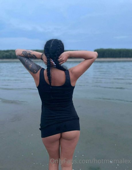 vacances onlyfans nu exclusif image