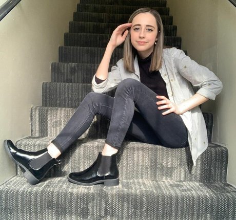 Atwentysomethingloser modèle érotique galerie