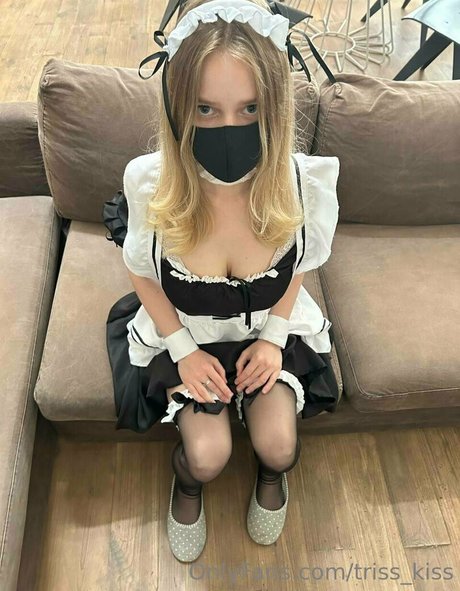 triss kiss actrice hd img