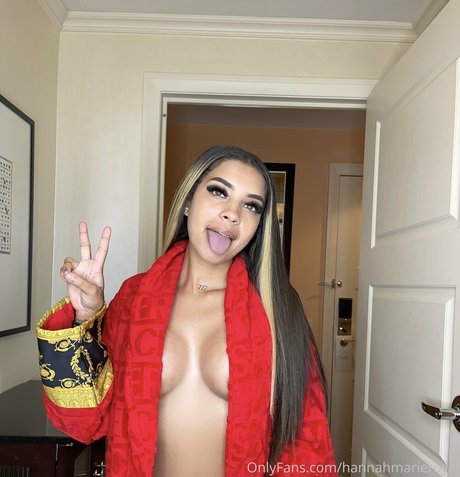 Hannahmarieroyal nus de stars du porno image