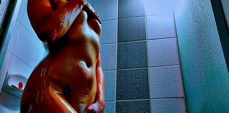 missdelishhhh actrice chaude photos