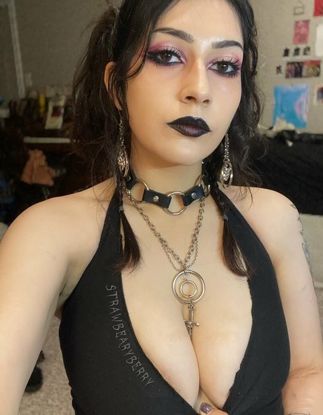 Strawbearyberry actrice porno img