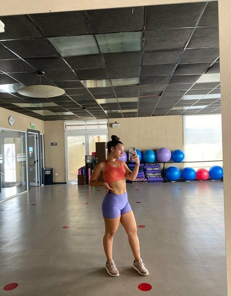 nairobimoon jolie star du porno galerie