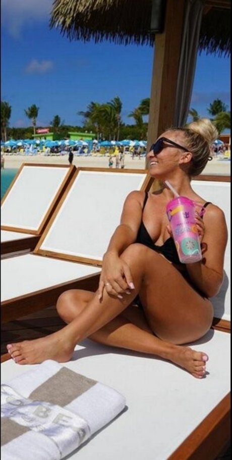 Chelsea Kreiner jolie actrice photo