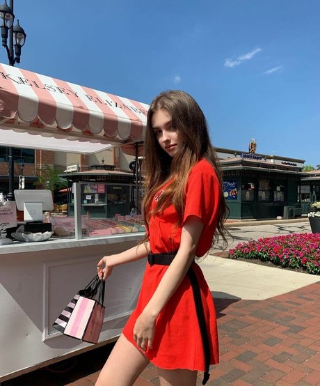 Elina Karimova star du porno de haute qualité archive