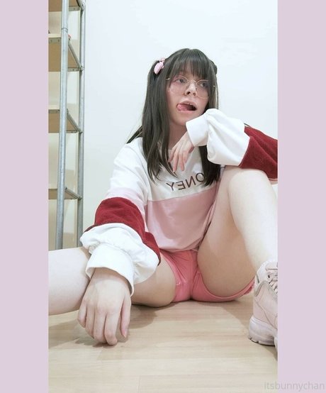 Itsbunnycita étoile nue des photos