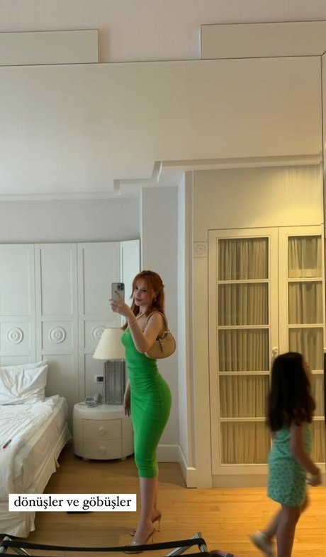 Aysennyuksel étoile sexy archive