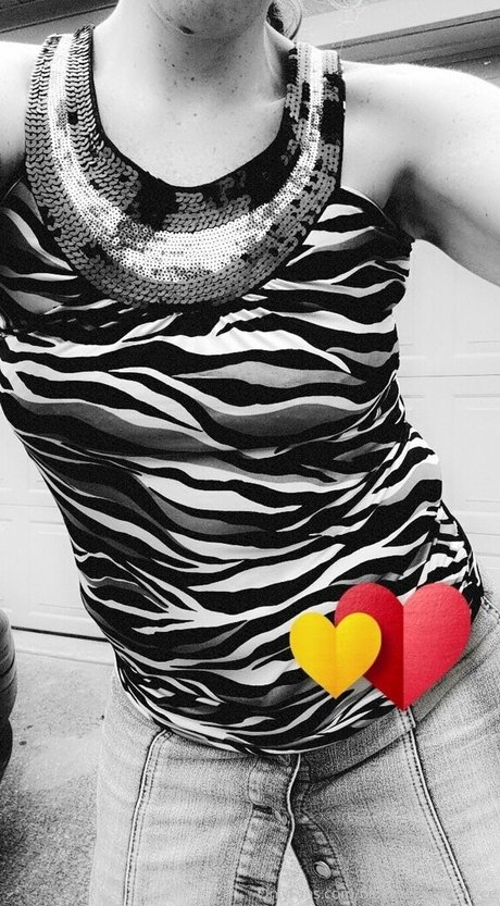 milf aux cheveux noirs onlyfans exclusif photos