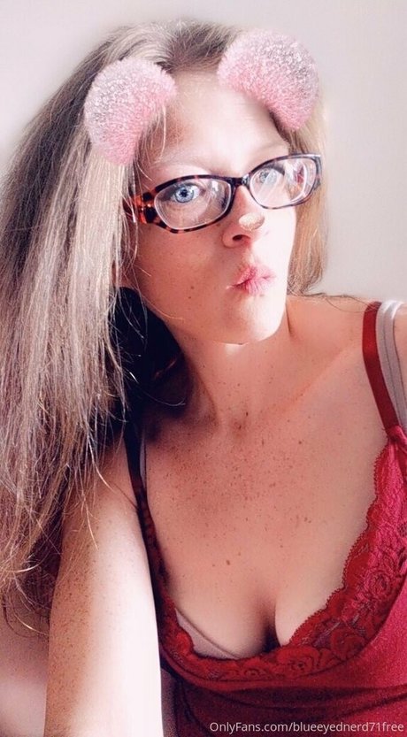 blueeyednerd71free actrice hd des photos