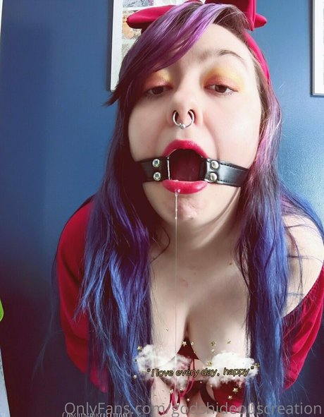 godshideouscreation art modèle galerie