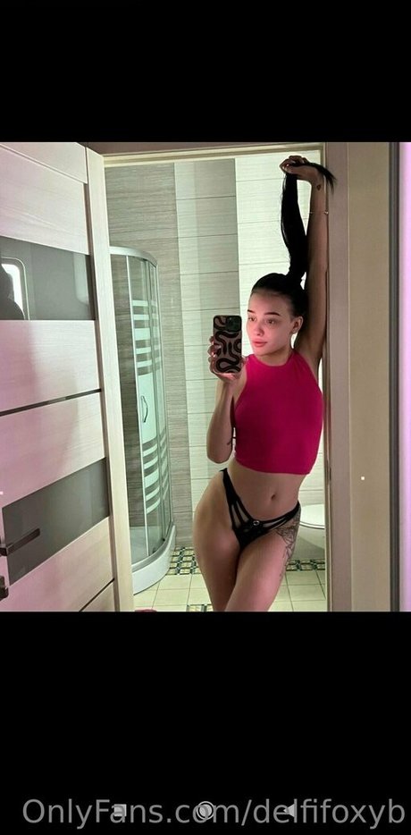 delfifoxyb xxx étoile image