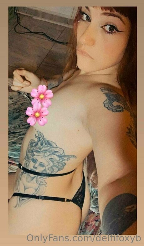 delfifoxyb star pornographique image