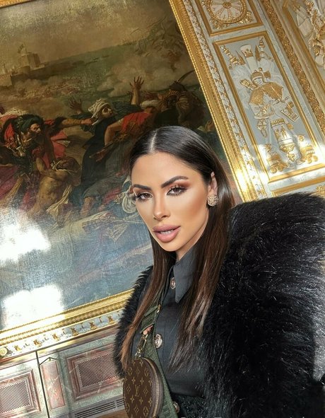 Alus modèle pornographique image