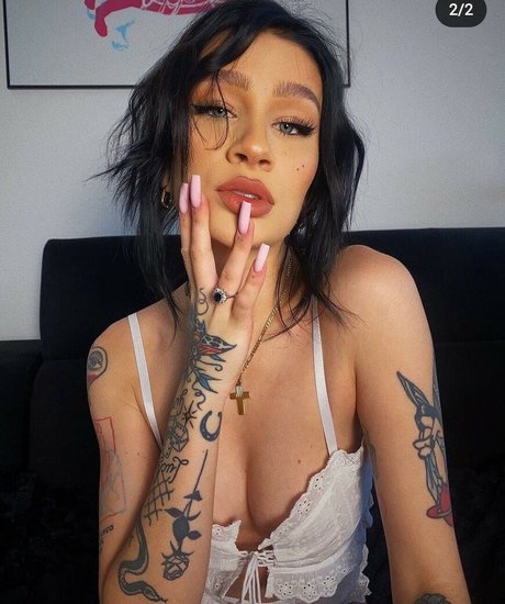 Agata Dziarma star du porno gratuit images