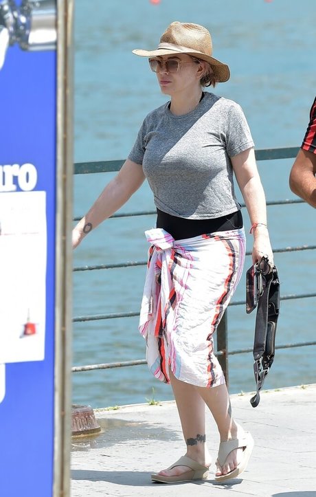 Alyssa Milano star pornographique photo