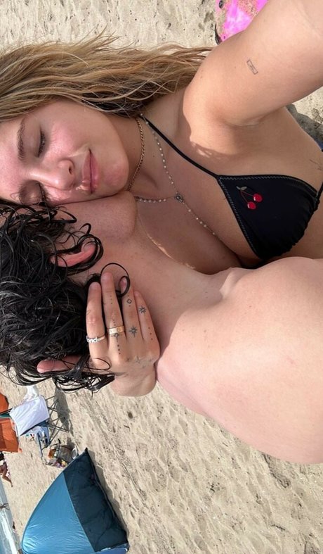 Kenzie Ziegler modèle joli img