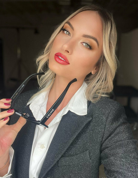 chaton courbé onlyfans meilleure qualité des photos