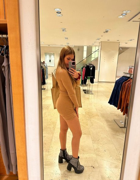 sexycheerry modèle érotique photo