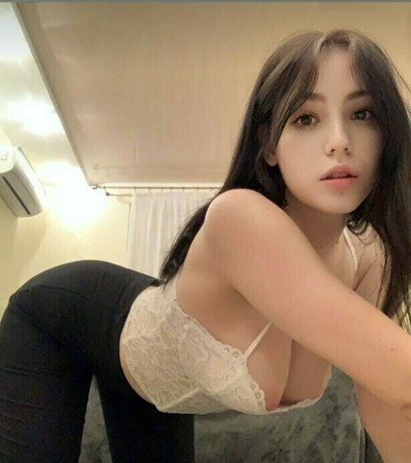 issaa0 modèle porno image