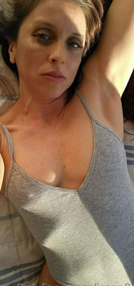 sexe asiatique onlyfans haut érotique photo