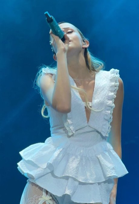 baisers lesbiens onlyfans assez nue collection