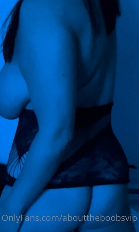 abouttheboobsvip art modèle img
