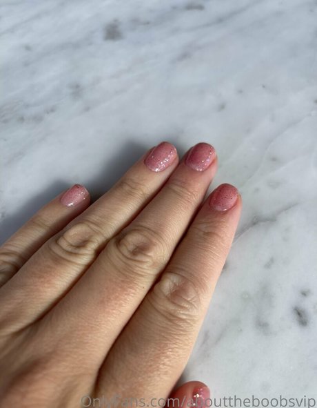 abouttheboobsvip haut modèle des photos