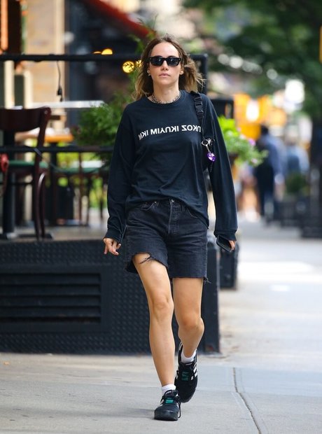 baisers lesbiens onlyfans des nus sympas images